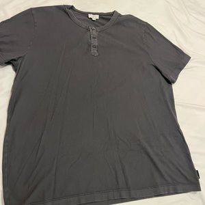 AG mens tee XL EUC